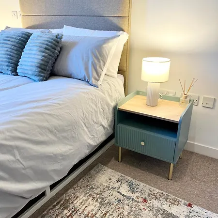 Luxury Studio With Super Fast Wifi Gated Development London Exterior photo
