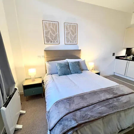 Luxury Studio With Super Fast Wifi Gated Development London Exterior photo